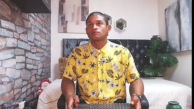 Snapshot of casike1 chatting on 10-11-25, 11:47 casike1 online show from 10-11-25, 11:47