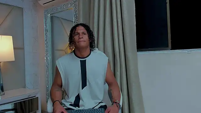 Snapshot of casike1 chatting on 11-15-25, 11:10 casike1 online show from 11-15-25, 11:10