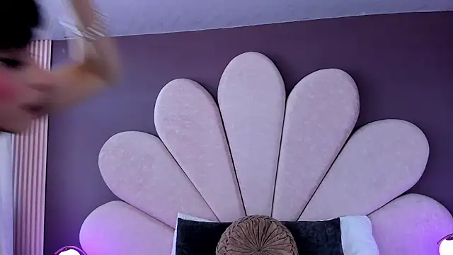 MeganR  online show from 04-09-26, 12:54