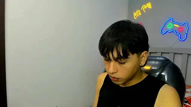 Snapshot of StiwenTwink chatting on 10-10-25, 07:24 StiwenTwink online show from 10-10-25, 07:24