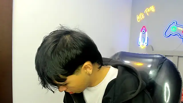 Snapshot of StiwenTwink chatting on 10-11-25, 01:42 StiwenTwink online show from 10-11-25, 01:42