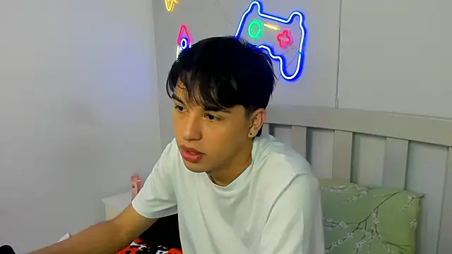 Snapshot of StiwenTwink chatting on 10-12-25, 02:16 StiwenTwink online show from 10-12-25, 02:16