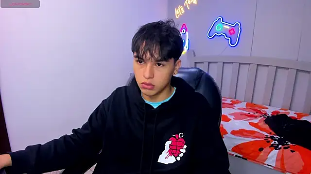 Snapshot of StiwenTwink chatting on 10-13-25, 01:55 StiwenTwink online show from 10-13-25, 01:55