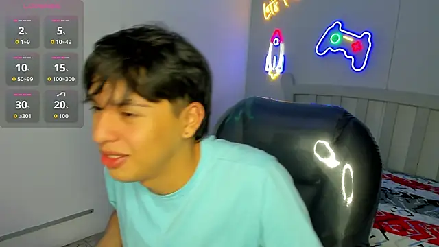 Snapshot of StiwenTwink chatting on 10-23-25, 01:54 StiwenTwink online show from 10-23-25, 01:54