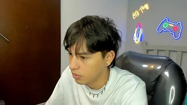 Snapshot of StiwenTwink chatting on 11-04-25, 12:37 StiwenTwink online show from 11-04-25, 12:37