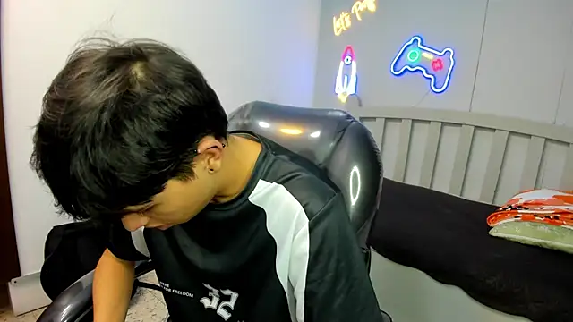 StiwenTwink online show from 12-03-25, 12:58