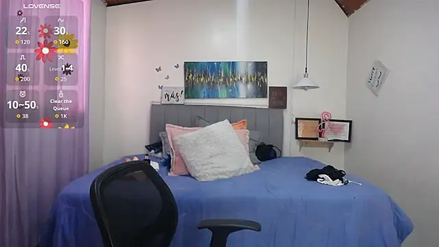 Snapshot of Antonella__b chatting on 11-14-25, 01:32 Antonella b online show from 11-14-25, 01:32