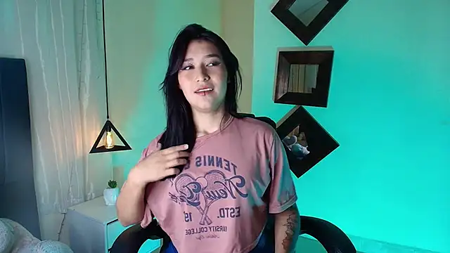 Snapshot of Rubyvixxen_ chatting on 10-11-25, 03:17 Rubyvixxen online show from 10-11-25, 03:17