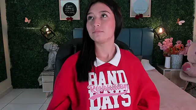 Snapshot of Rubyvixxen_ chatting on 11-01-25, 03:41 Rubyvixxen online show from 11-01-25, 03:41