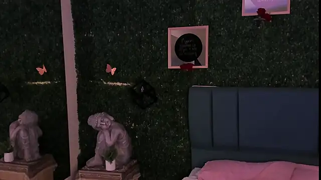 Snapshot of Rubyvixxen_ chatting on 11-07-25, 03:28 Rubyvixxen online show from 11-07-25, 03:28