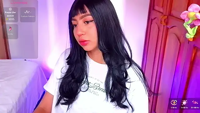 Snapshot of emma_web_ chatting on 10-17-25, 03:03 emma web online show from 10-17-25, 03:03