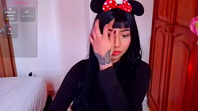 Snapshot of emma_web_ chatting on 11-11-25, 03:12 emma web online show from 11-11-25, 03:12