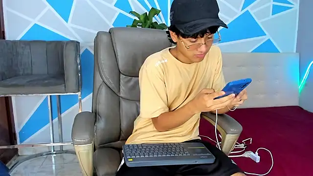 ELCHINO 69 online show from 10-06-25, 06:05