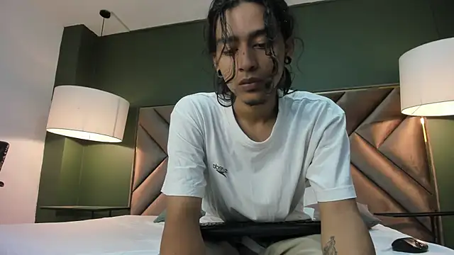 Dickie Dicking online show from 11-06-25, 08:32