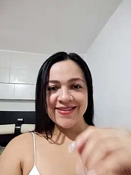 Snapshot of LindaSalo33 chatting on 10-02-25, 02:40 LindaSalo33 online show from 10-02-25, 02:40