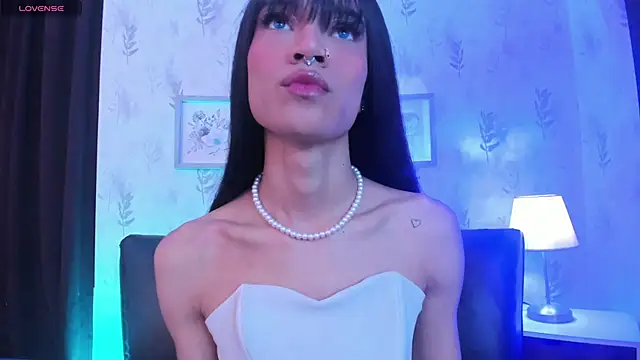 Snapshot of alana_madison10 chatting on 10-06-25, 08:28 alana madison10 online show from 10-06-25, 08:28