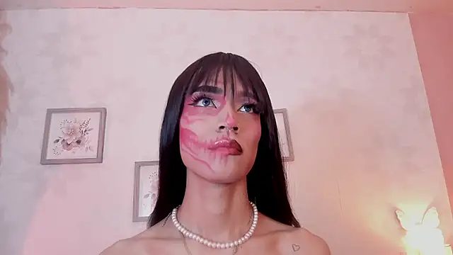 Snapshot of alana_madison10 chatting on 10-31-25, 05:19 alana madison10 online show from 10-31-25, 05:19