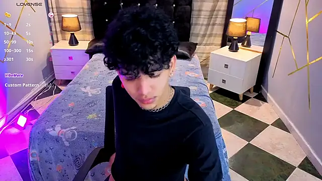 Snapshot of todoroki_g chatting on 10-21-25, 01:23 todoroki g online show from 10-21-25, 01:23