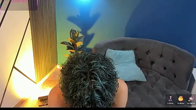 Snapshot of todoroki_g chatting on 11-11-25, 12:38 todoroki g online show from 11-11-25, 12:38