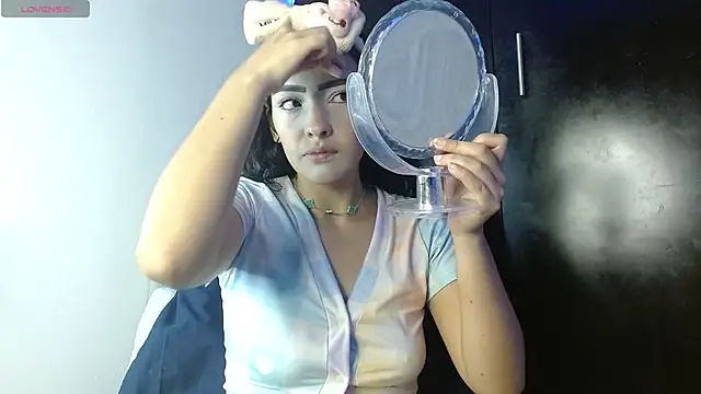 Snapshot of JuliethaFox chatting on 10-07-25, 11:24 JuliethaFox online show from 10-07-25, 11:24