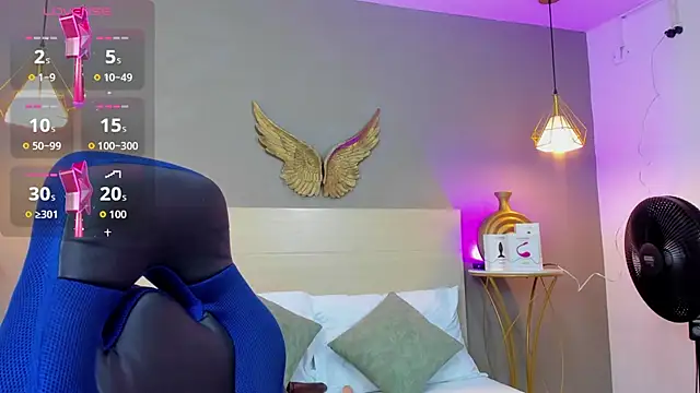 Snapshot of ariel_blossomm chatting on 10-27-25, 12:31 ariel blossomm online show from 10-27-25, 12:31