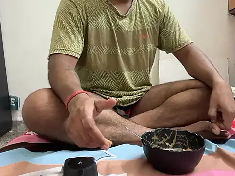 Snapshot of YourBlackBull chatting on 11-06-25, 05:03 YourBlackBull online show from 11-06-25, 05:03