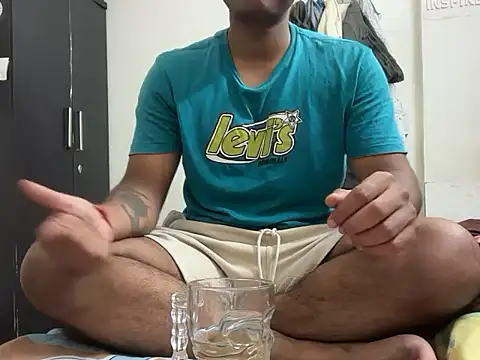 Snapshot of YourBlackBull chatting on 11-24-25, 07:13 YourBlackBull online show from 11-24-25, 07:13