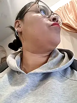 Snapshot of Italia_12 chatting on 10-06-25, 09:34 Italia 12 online show from 10-06-25, 09:34