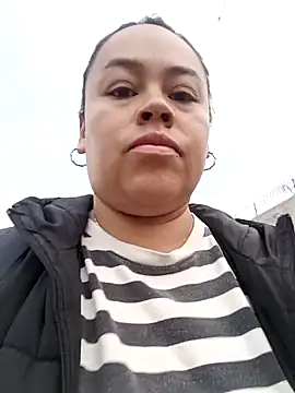 Snapshot of Italia_12 chatting on 10-07-25, 11:07 Italia 12 online show from 10-07-25, 11:07