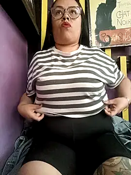 Snapshot of Italia_12 chatting on 10-17-25, 09:39 Italia 12 online show from 10-17-25, 09:39