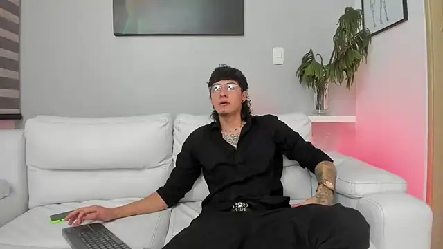 SteveDickson  online show from 10-26-25, 03:56