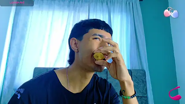 Snapshot of Anthony_carter chatting on 10-21-25, 01:12 Anthony carter online show from 10-21-25, 01:12