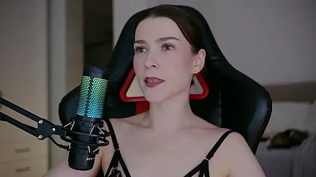 Snapshot of WowHelloAlice chatting on 02-28-26, 10:44 WowHelloAlice online show from 02-28-26, 10:44