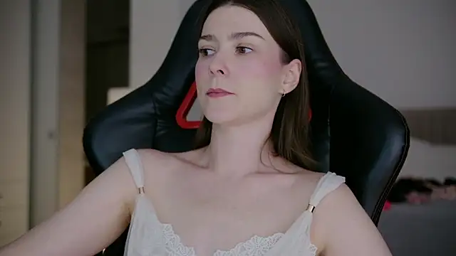 Snapshot of WowHelloAlice chatting on 03-31-26, 10:32 WowHelloAlice online show from 03-31-26, 10:32