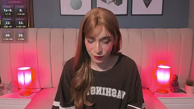 Snapshot of DaimondPink chatting on 10-20-25, 03:29 DaimondPink online show from 10-20-25, 03:29