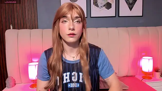 Snapshot of DaimondPink chatting on 10-23-25, 03:50 DaimondPink online show from 10-23-25, 03:50