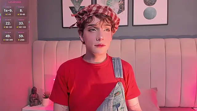 Snapshot of DaimondPink chatting on 10-24-25, 03:36 DaimondPink online show from 10-24-25, 03:36