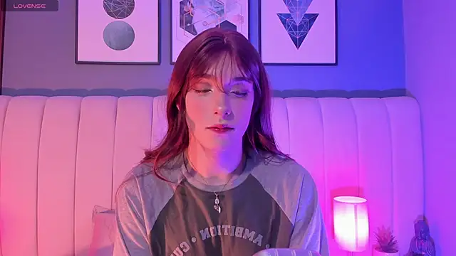 Snapshot of DaimondPink chatting on 10-26-25, 03:45 DaimondPink online show from 10-26-25, 03:45