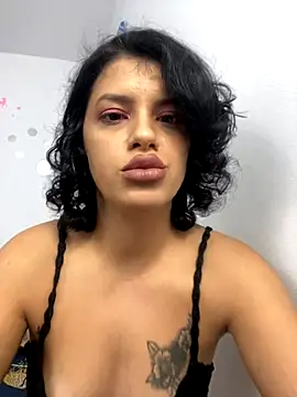 Snapshot of VanessaMille chatting on 10-02-25, 05:20 VanessaMille online show from 10-02-25, 05:20