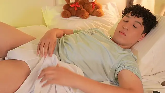 Snapshot of kai_zareck chatting on 02-22-26, 09:35 kai zareck online show from 02-22-26, 09:35