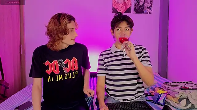 Snapshot of Darcy_and_Stolas chatting on 10-29-25, 09:38 Darcy and Stolas online show from 10-29-25, 09:38