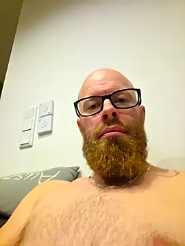 Snapshot of knopp877 chatting on 10-20-25, 07:36 knopp877 online show from 10-20-25, 07:36