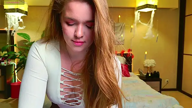 EmilyWhispers online show from 10-08-25, 07:44