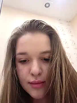 EmilyWhispers online show from 05-04-26, 10:28