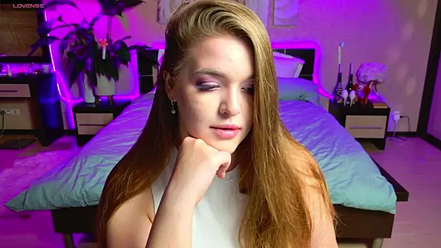 EmilyWhispers online show from 05-22-26, 08:58