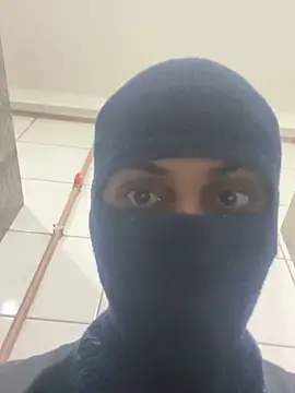 Snapshot of lzin157 chatting on 10-03-25, 05:04 lzin157 online show from 10-03-25, 05:04