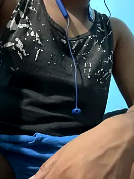 Snapshot of CoupleSatified chatting on 10-06-25, 04:37 CoupleSatified online show from 10-06-25, 04:37