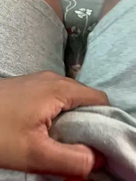 Snapshot of CoupleSatified chatting on 10-11-25, 05:28 CoupleSatified online show from 10-11-25, 05:28