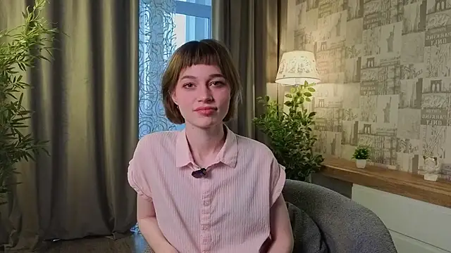 Snapshot of PaulaDauge chatting on 10-06-25, 01:58 PaulaDauge online show from 10-06-25, 01:58