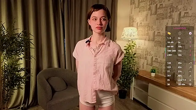 Snapshot of PaulaDauge chatting on 10-08-25, 01:03 PaulaDauge online show from 10-08-25, 01:03